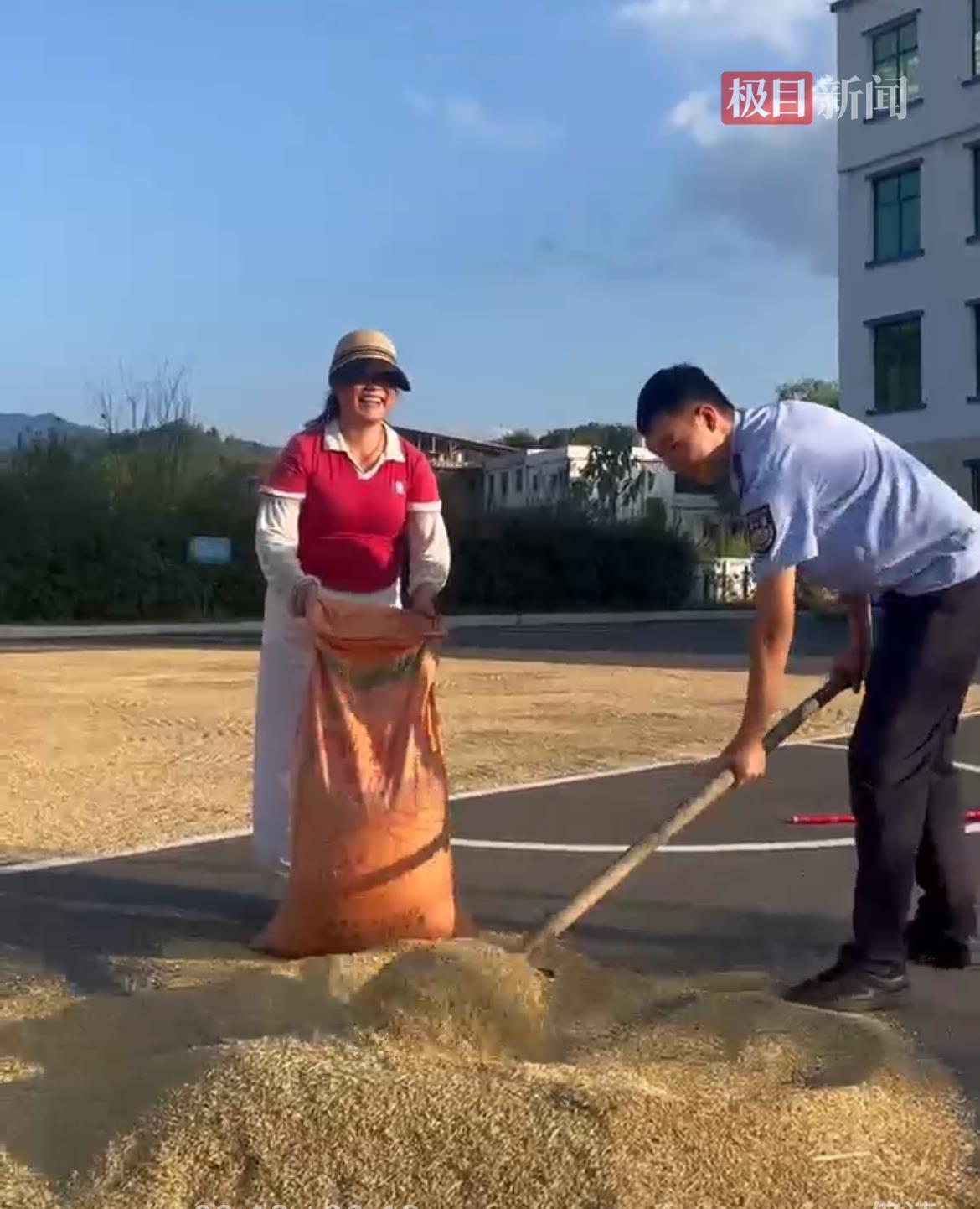 江西某派出所的院落被用作村民晒粮的地方，警