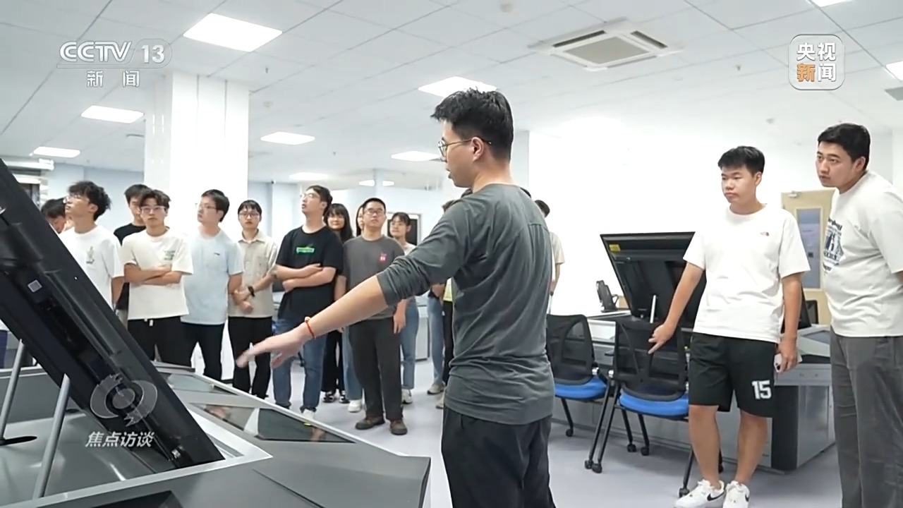 焦点访谈丨专业“上新”人才“出新”探寻教育新赛道(图8)