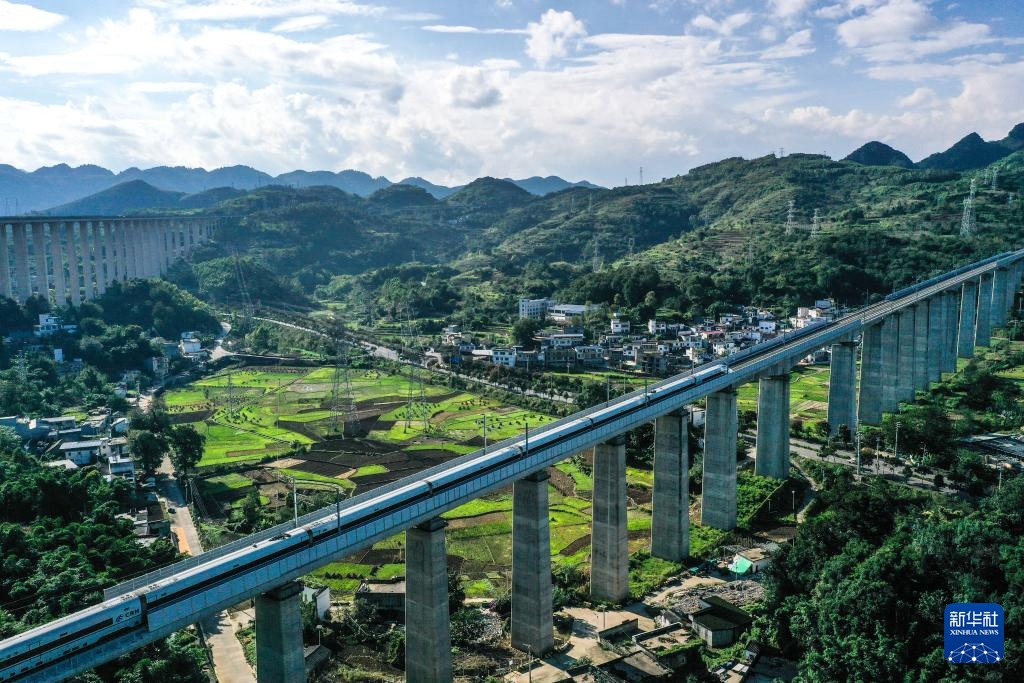 盘兴高铁运营试验忙碌