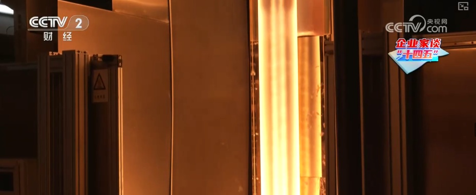 手握创新“王牌”、抓住机遇、以“光”前进的