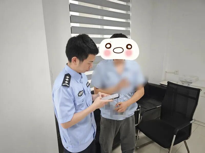 一名男子走进警察局说：“我认为我违法了……