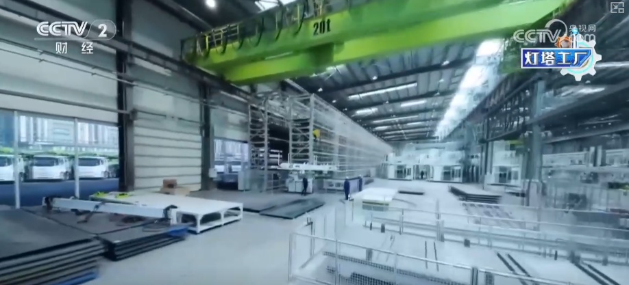 从“追赶者”到“领跑者”的跨越“灯塔”之光