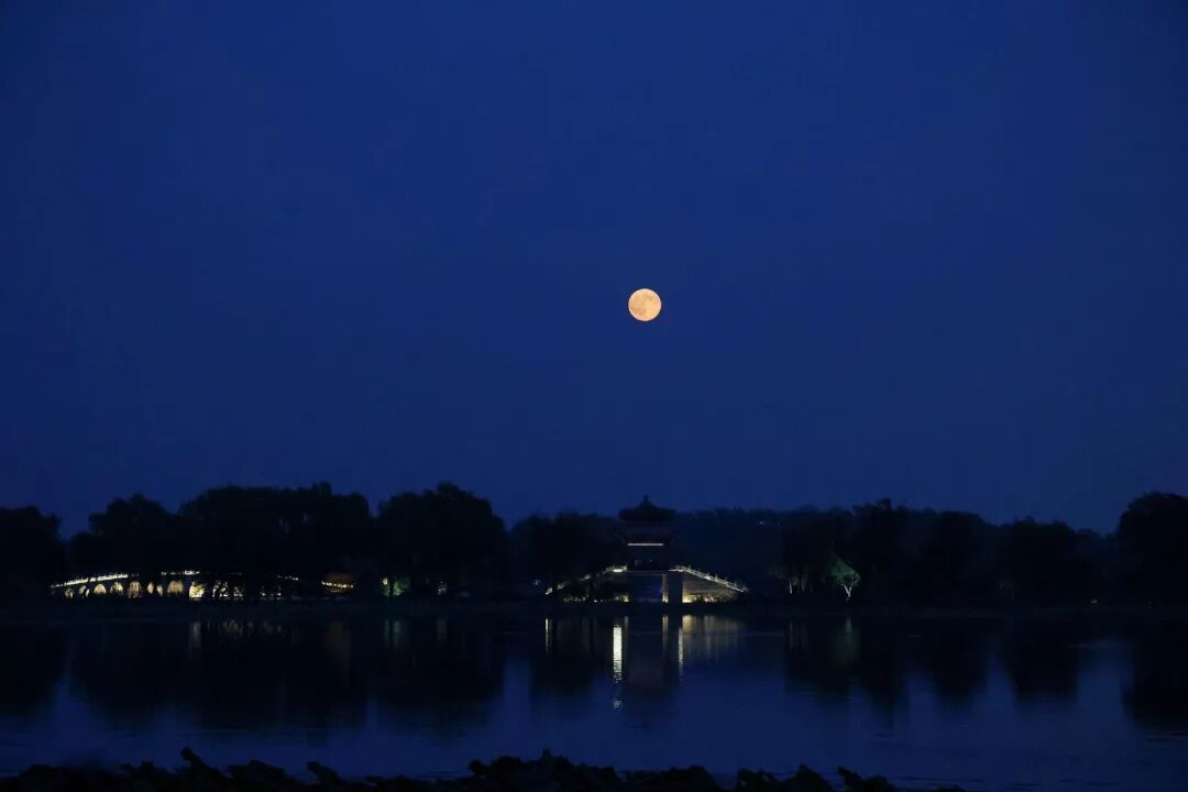 今年最大的“超级月亮”来了！