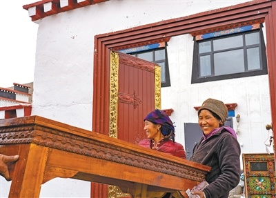 “新房子明亮明亮，心里感觉温暖”