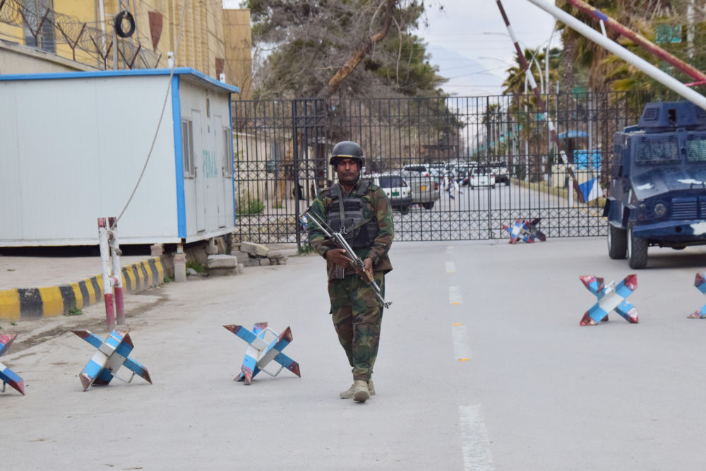 巴基斯坦和阿富汗正在交战。谁在试图说服，谁