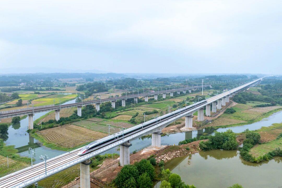 新线路开通，高铁票打折畅游风景如画