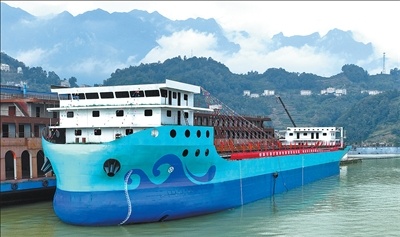 “葛洲坝”！万吨级纯电动散货船下水