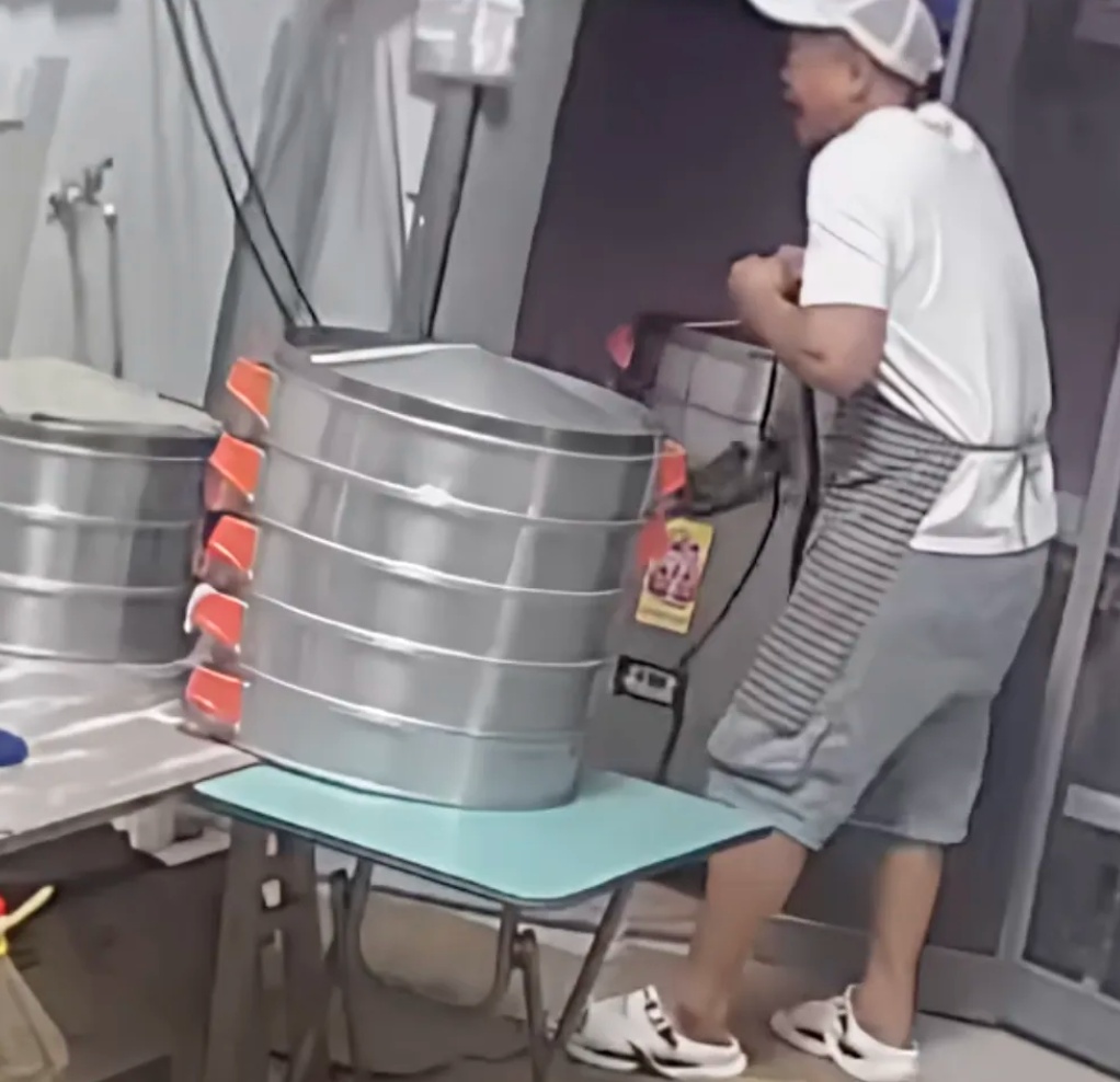 鼓救了我的命！参与者：10秒后就不可能了。