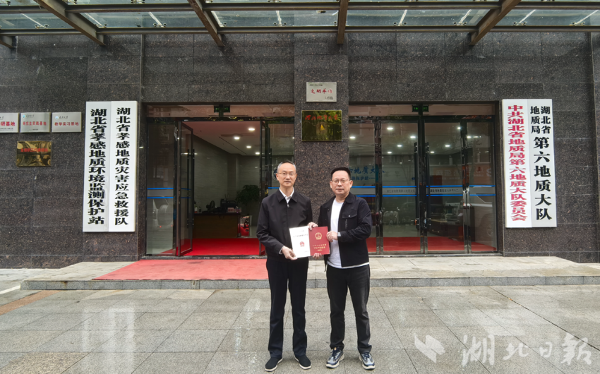 Ӧǰ䷢Т̽Ȩ֤ ֤շ롱ҵչ