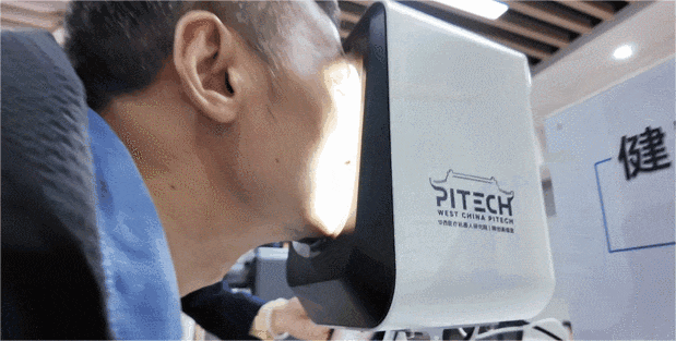 YY易游：智慧康养机器人大展演！“剧透”未来养老生活(图2)