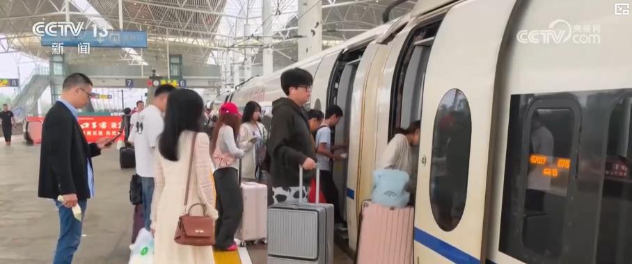 假期旅客返程流量持续高位运行，多方联动优化