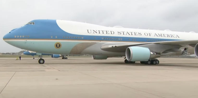 特朗普总统谈到向乌克兰供应战斧的可能性，泽