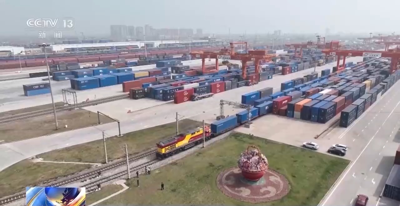 丨更密线路、更优服务、更高效率！新时代“钢铁驼队”正加速启程(图4)