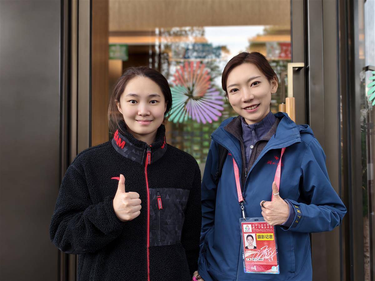 冠军面对| “我准备好了！”中国体操赵佳一举手