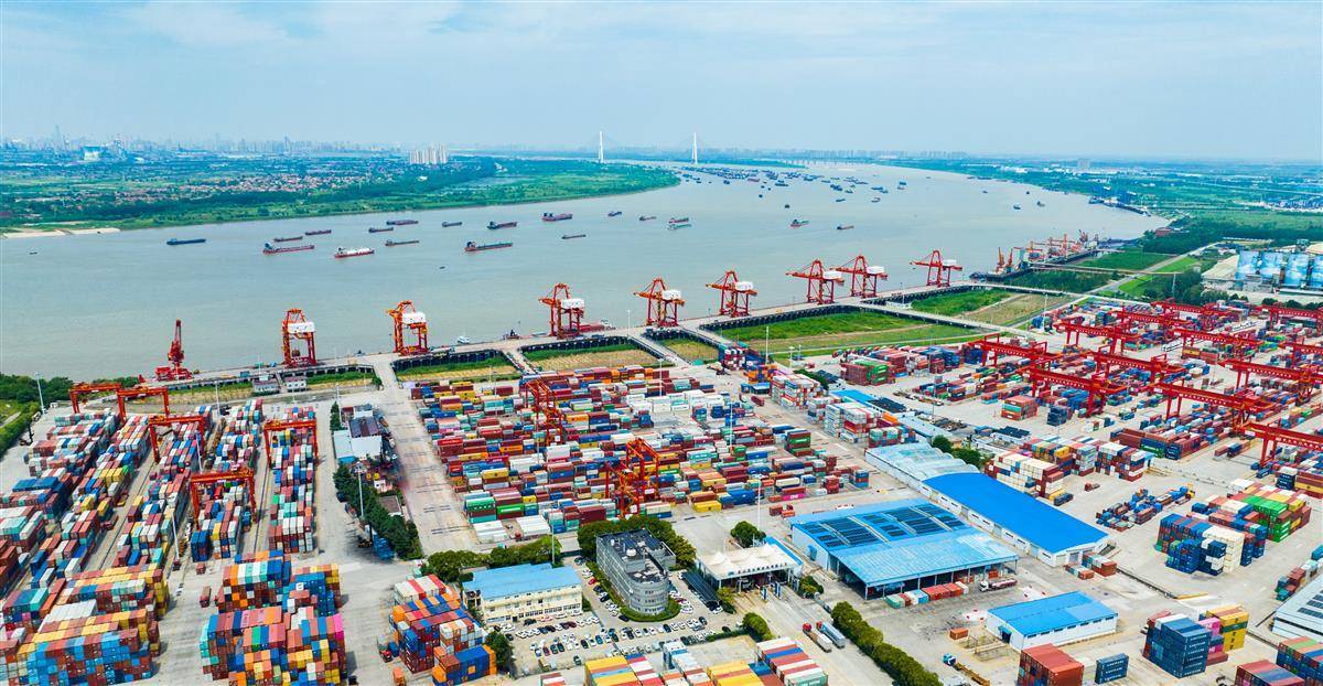 湖北对长江船舶尾气实行“法制限制” 推动航运绿色发展