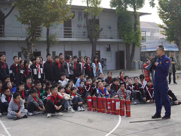 荆州经济开发区消防救援队开展“校园消防安全