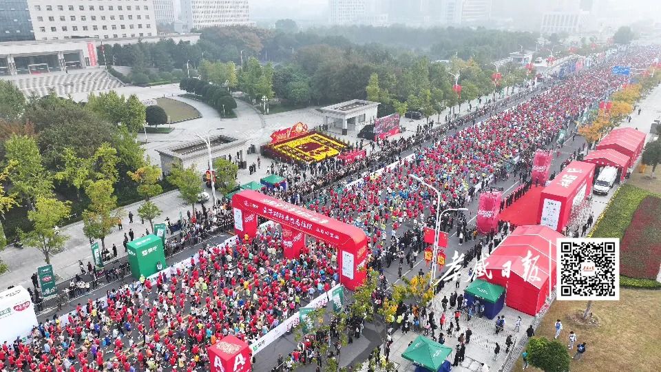 它爆炸了！目前，12000名跑