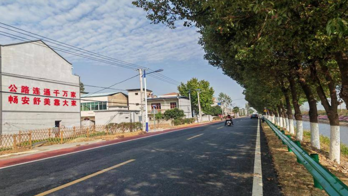 晓南：蔡斗公路焕然一新，人民经济工程暖人心