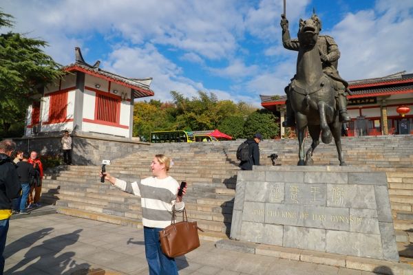 【看2025中国】徐州第一天：千禧汉风已至，科技