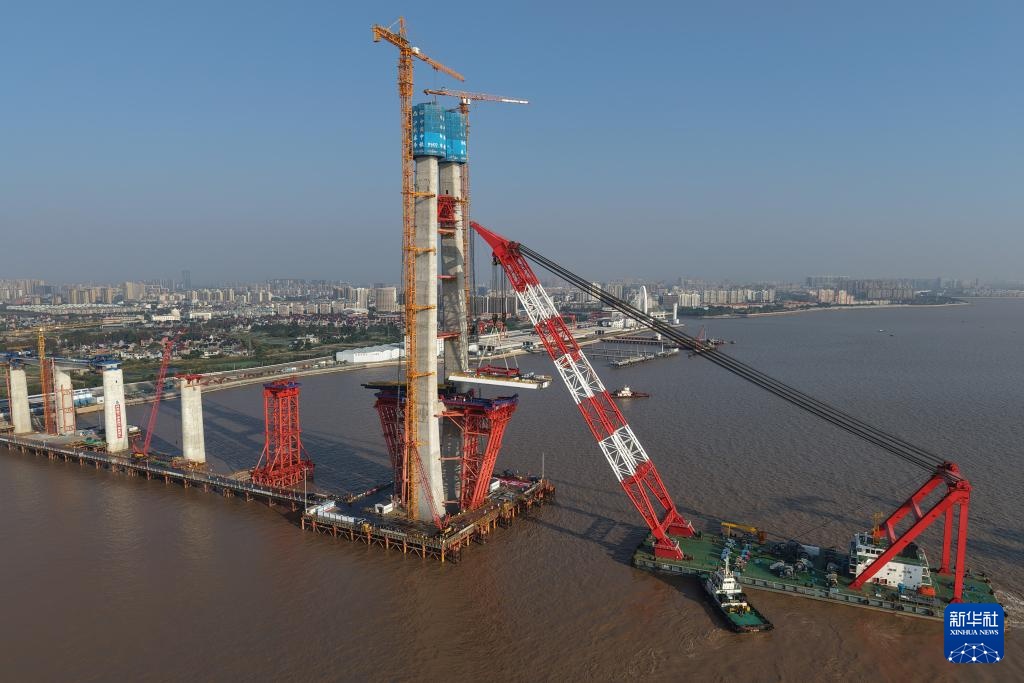 杭州湾海峡铁路大桥（海峡大桥）钢梁开工