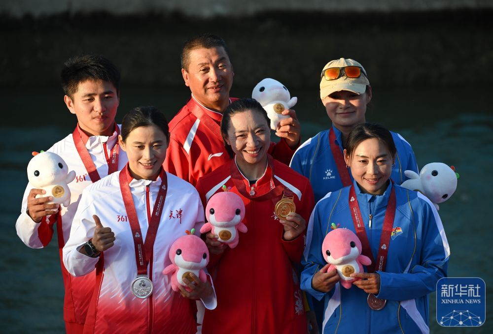 全运会丨严家华夺得皮划艇激流回旋女子极限皮