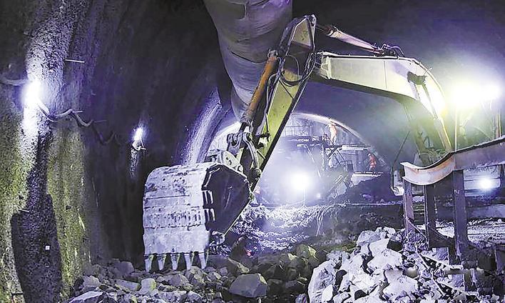 精准穿越湘宜高速最难隧道“地质迷宫”