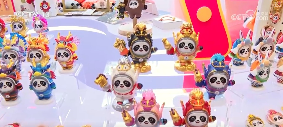 “冰墩墩”IP依旧火爆，又“上新”了！讲述中国