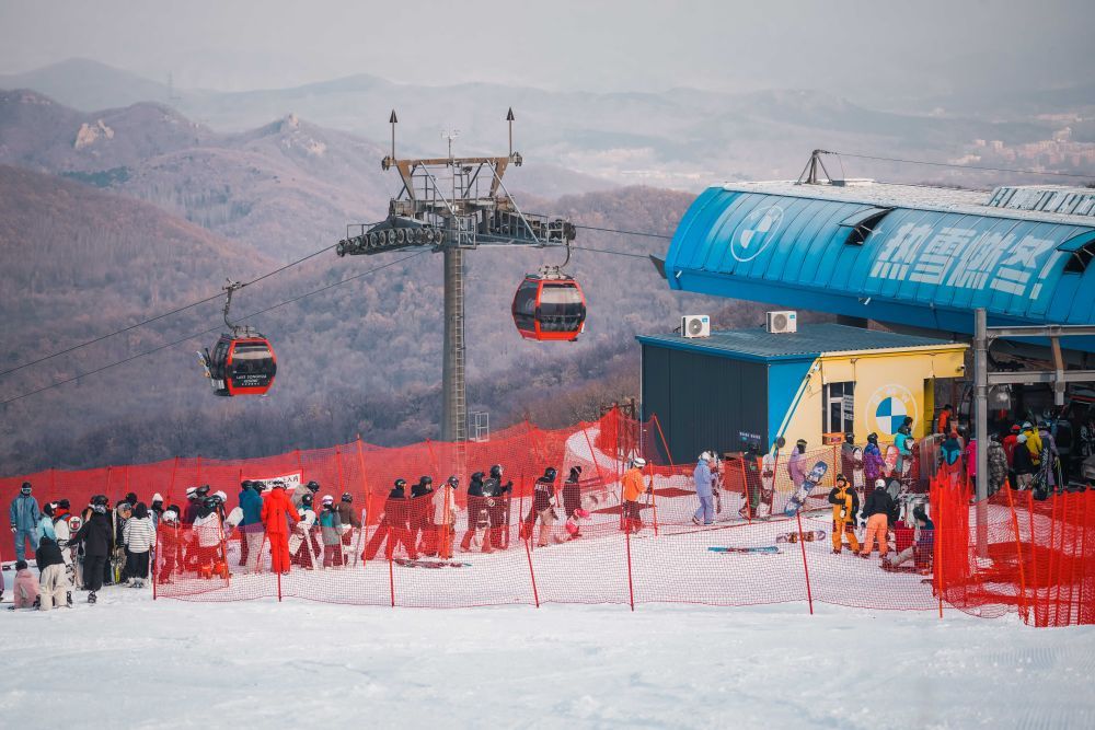 雪场“盛装”迎客吉林进入“冰雪时间”(图3)