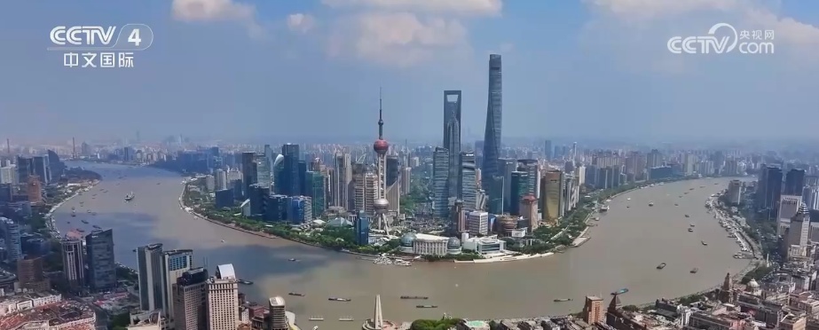 积极因素综合支撑经济持续强劲增长。金融机构