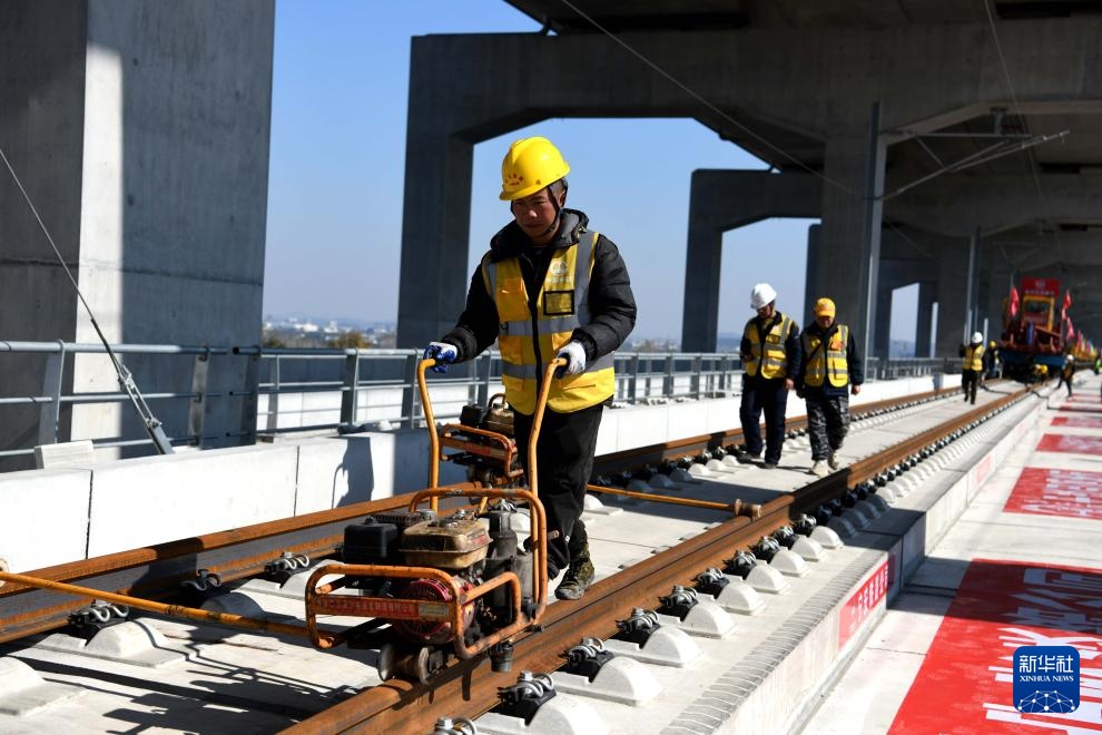 朝马城际铁路开始监测所有线路的铺设情况