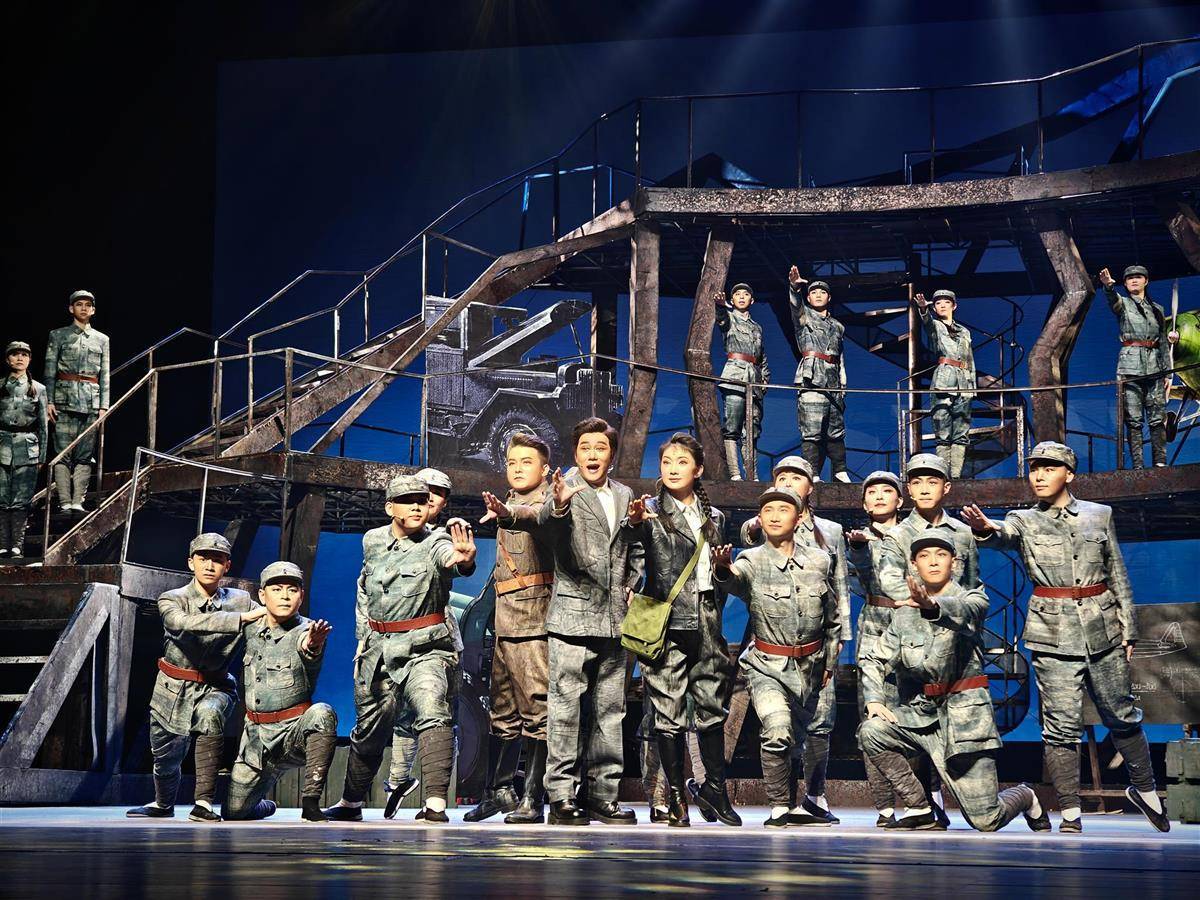 大别山与天山手牵着手！大型红黄梅戏《