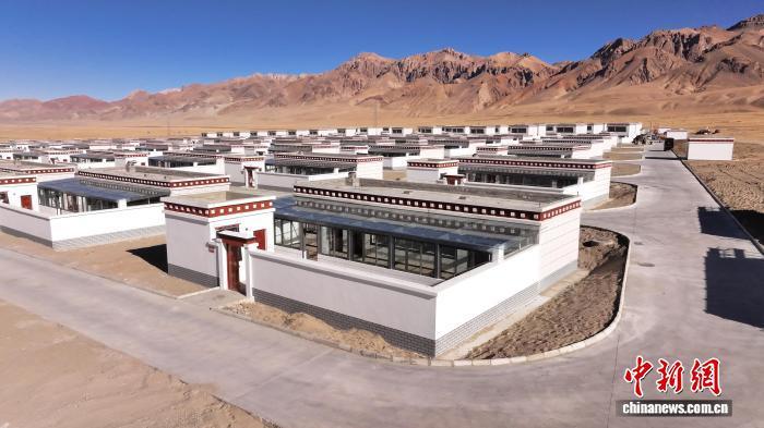 高原新房温暖人心：西藏