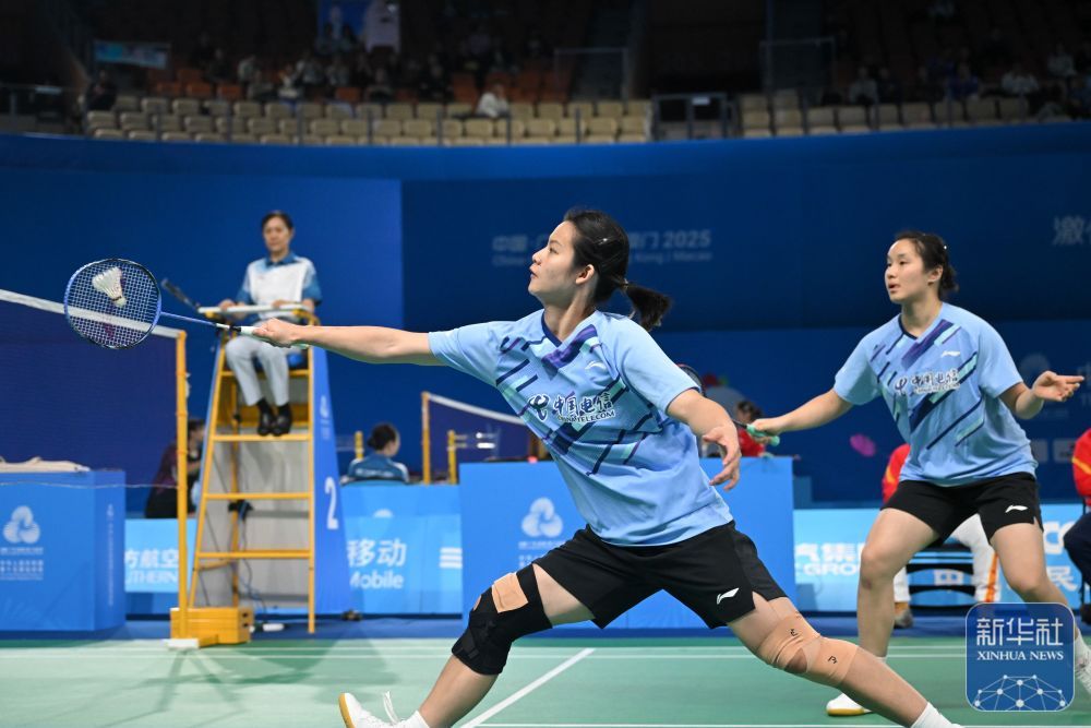 上海队获得全国赛季军丨U18女子羽毛球队