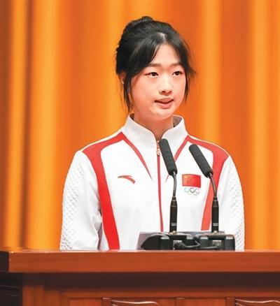 黄雨婷给自己写信：你既不被名声所束缚，也不