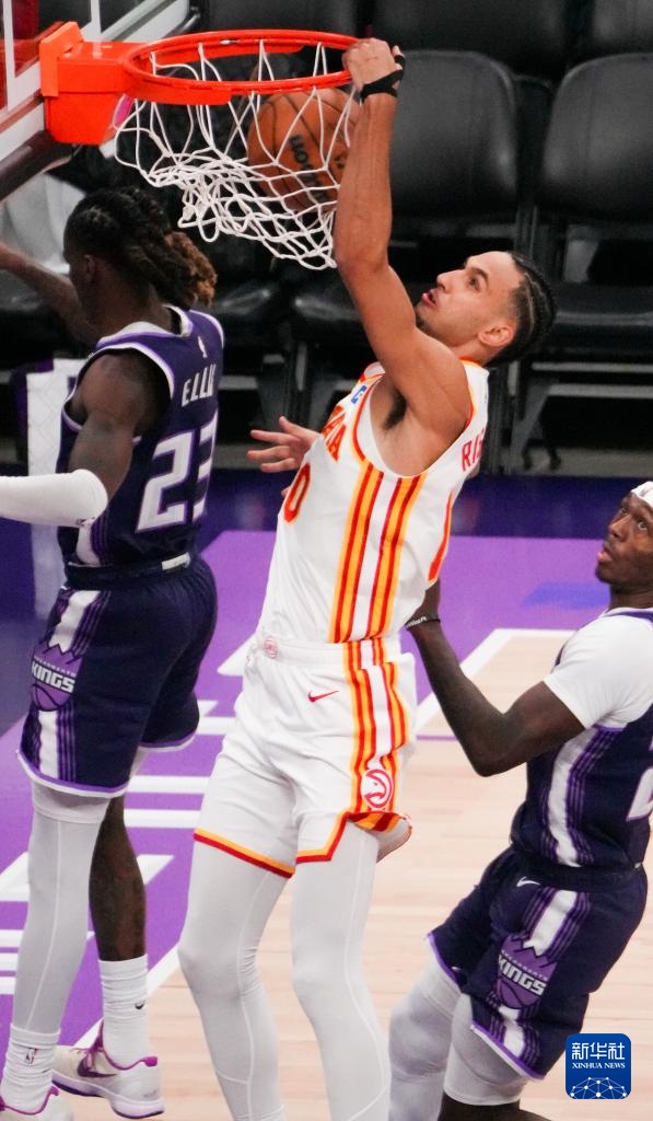 NBA常规赛：老鹰队击败国王队