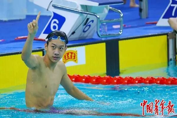 正直的家伙+1！这是击败孙杨、潘振乐夺得金牌的