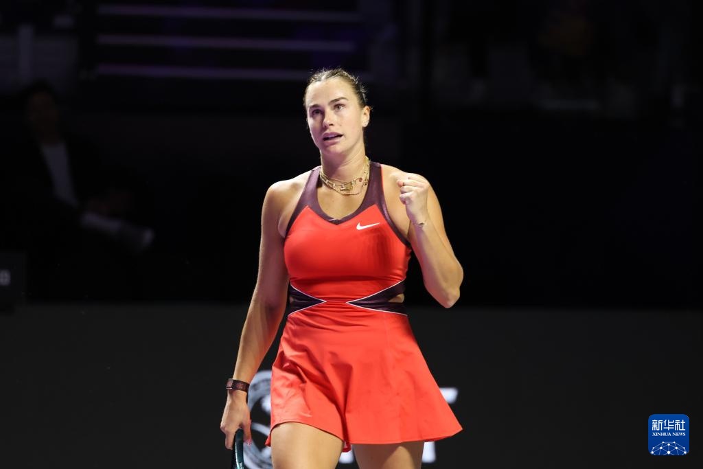 网球 - WTA 除夕决赛：萨巴伦卡击败保利尼