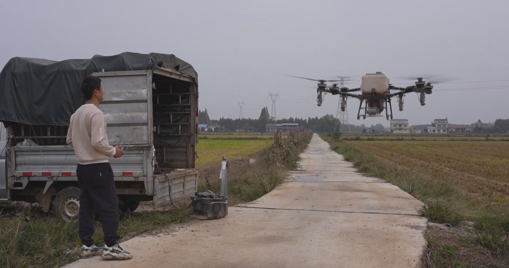 中共中央四中全会精神深入基层