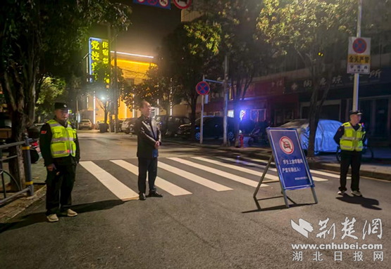 东岩市运庆第一高中采取多项措施，打造