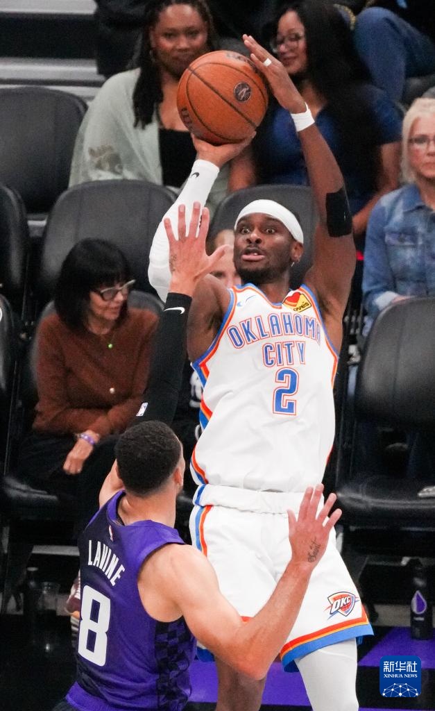 NBA常规赛：雷霆队击败国