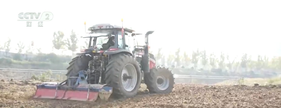 从“经验驱动”到“数据驱动”，智能农机“唱