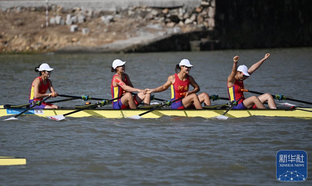 全国锦标赛|河南队夺得女子四人双桨赛艇冠军