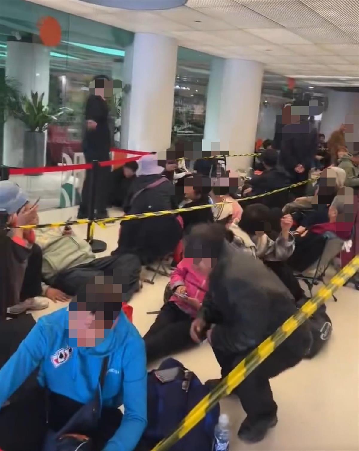 音乐剧《悲惨世界》加座票是否会线下发售，成为“黄牛的盛宴”？爷爷奶奶连