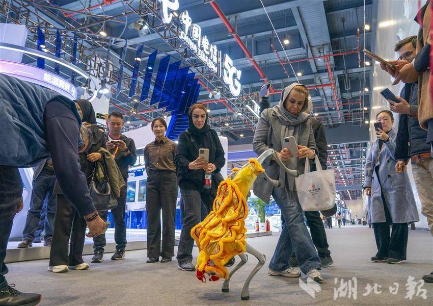 5G+工业互联网大会创新亮相光谷