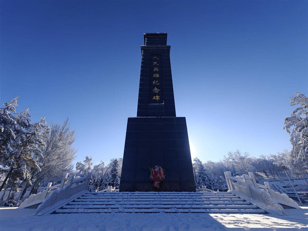 80多年后！天山雪落，“陈