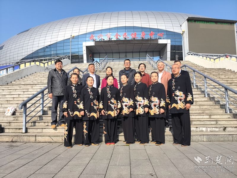 庆春县健身气功代表团赴五