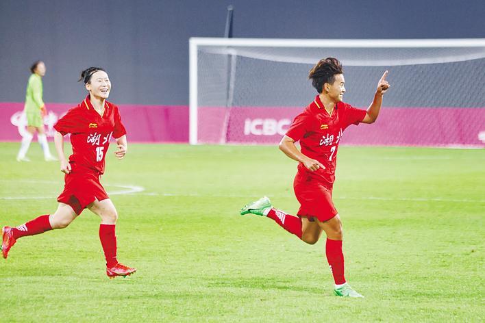 五运会十六年传承王霜胸前胸有“湖北”二字