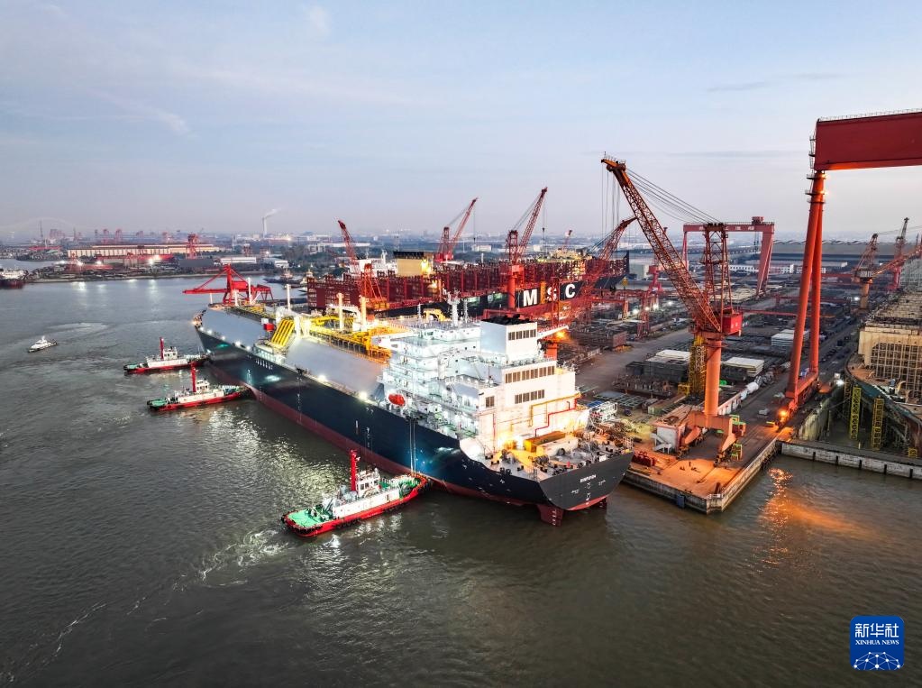 江苏泰州：17.5万立方米液化天然气运输船试航