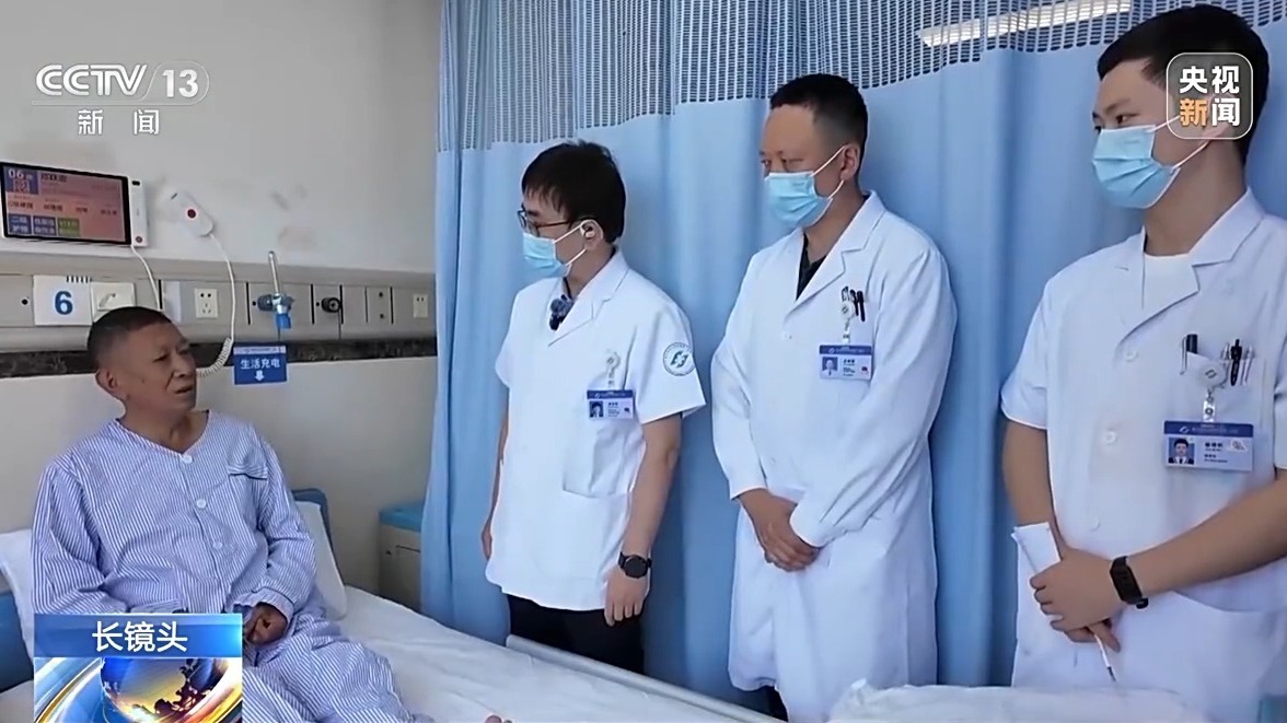 视频丨两兄弟有同样的“肝”痛。为了救弟弟，他捐出了一半的肝脏。