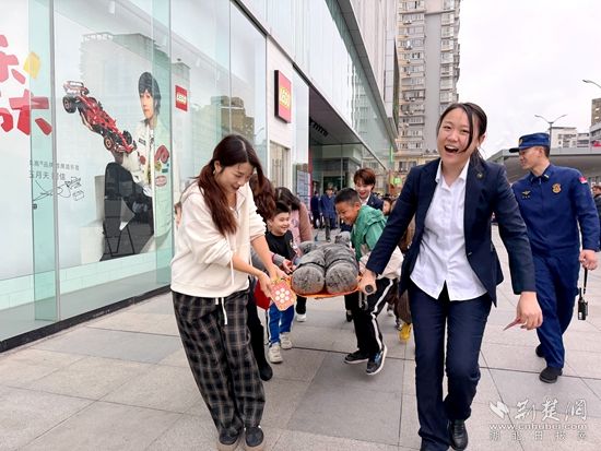 西西区第二届消防节开幕“第119届消防宣传月”